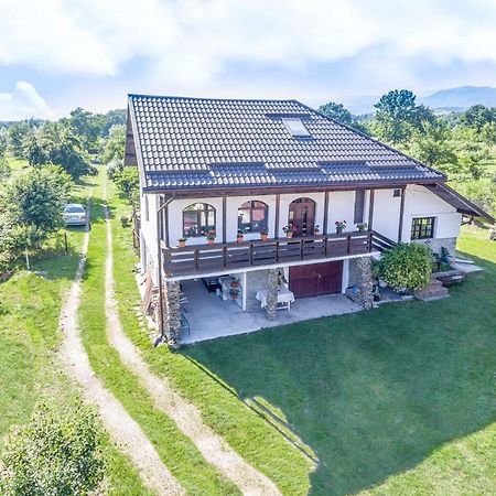 Casa De Vacanta Mirela Novaci-Straini Ngoại thất bức ảnh