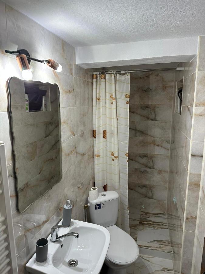 Casa De Vacanta Mirela Novaci-Straini Ngoại thất bức ảnh