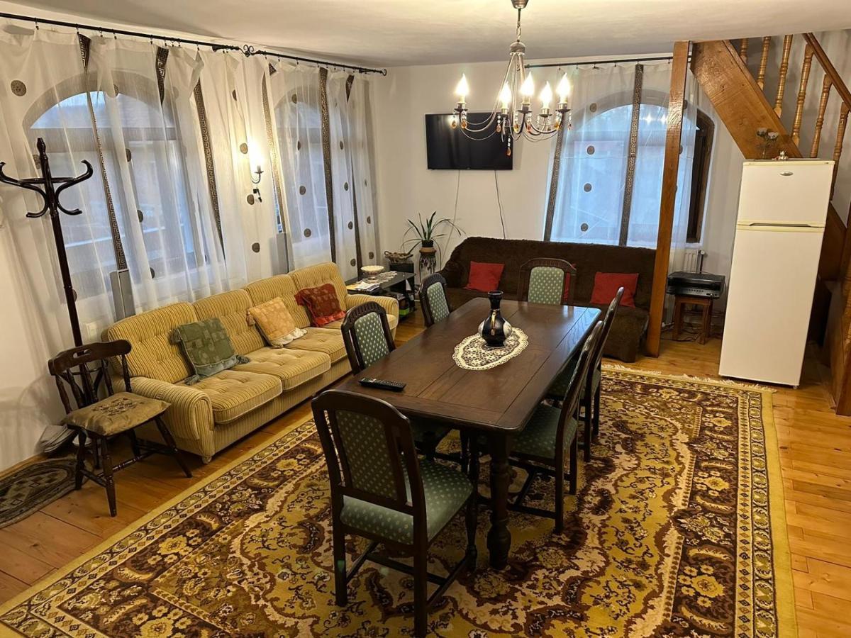 Casa De Vacanta Mirela Novaci-Straini Ngoại thất bức ảnh