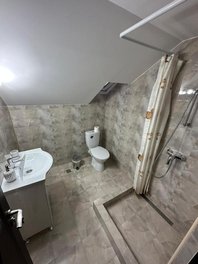 Casa De Vacanta Mirela Novaci-Straini Ngoại thất bức ảnh